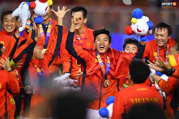 U22 Việt Nam ăn mừng cực cảm xúc khi vô địch SEA Games 30-16