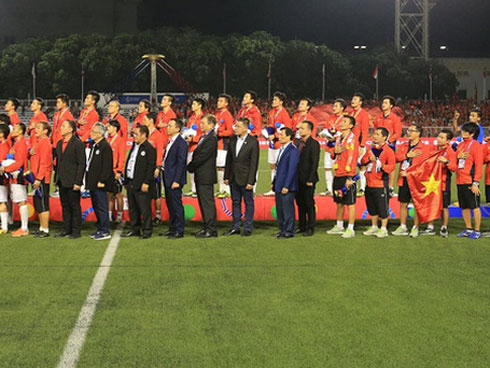 U22 Việt Nam nhận mưa tiền thưởng sau tấm HCV SEA Games-3