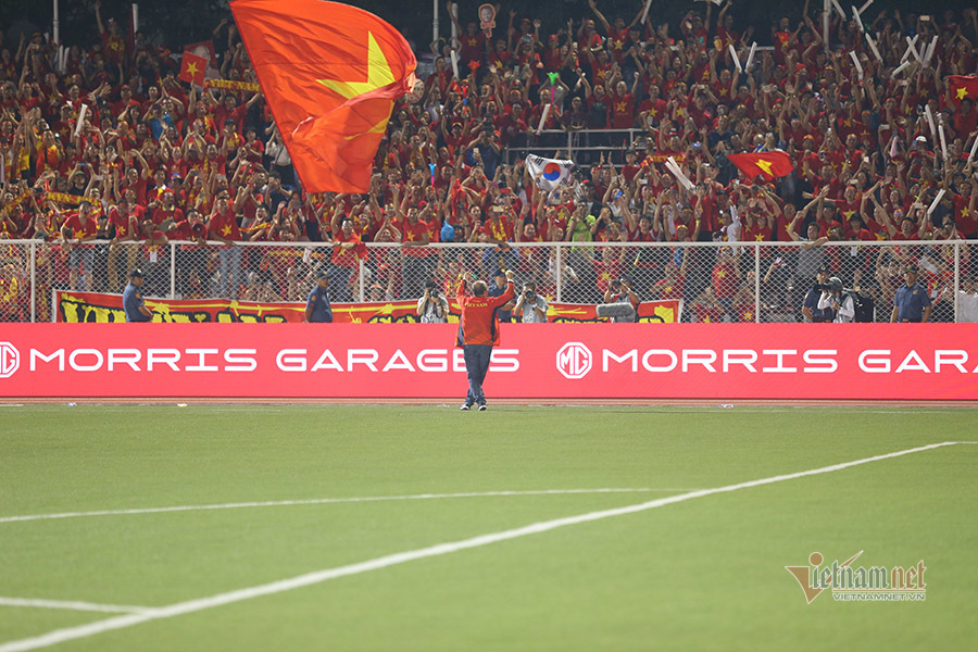 U22 Việt Nam nhận mưa tiền thưởng sau tấm HCV SEA Games-2