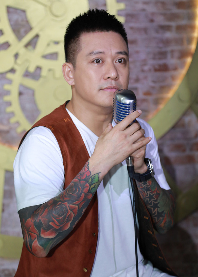 Tuấn Hưng khoe clip Facetime với Văn Hậu sau chiến thắng lịch sử-1