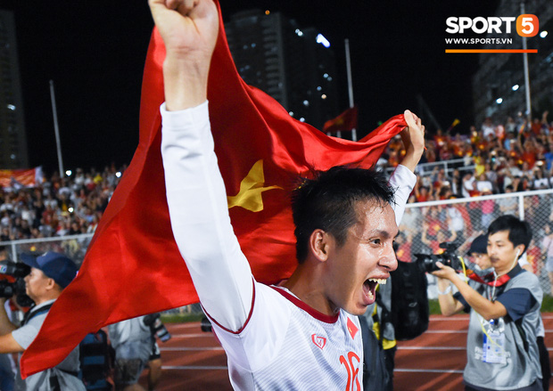 Đội trưởng U22 Việt Nam, Đỗ Hùng Dũng: Tôi sẽ kể lại chiến công lịch sử này khi con trai mình lớn khôn”-3
