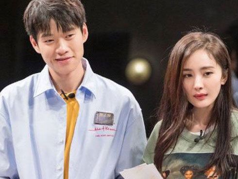 Mải mê hẹn hò với tình trẻ, Dương Mịch hiếm hoi lắm mới về thăm con gái?-4