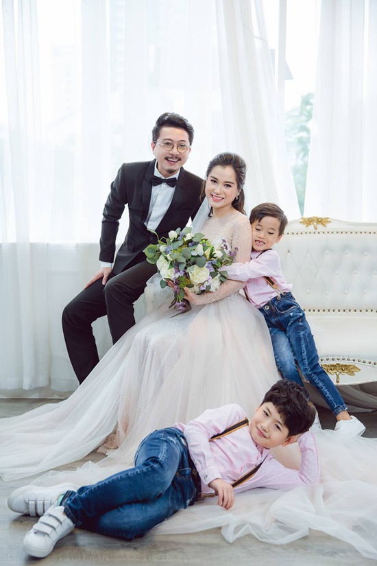 Con trai Hứa Minh Đạt - Lâm Vỹ Dạ làm bài văn tả bố thật như đếm với Sở thích là uống bia khiến ai nấy phì cười-3