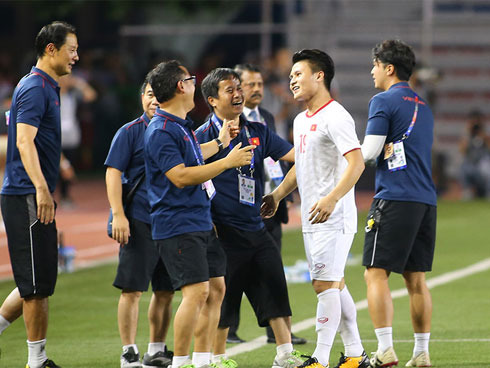HLV Lê Thụy Hải: Ông Park Hang-seo làm tôi giật mình, thật sự quá giỏi!-7