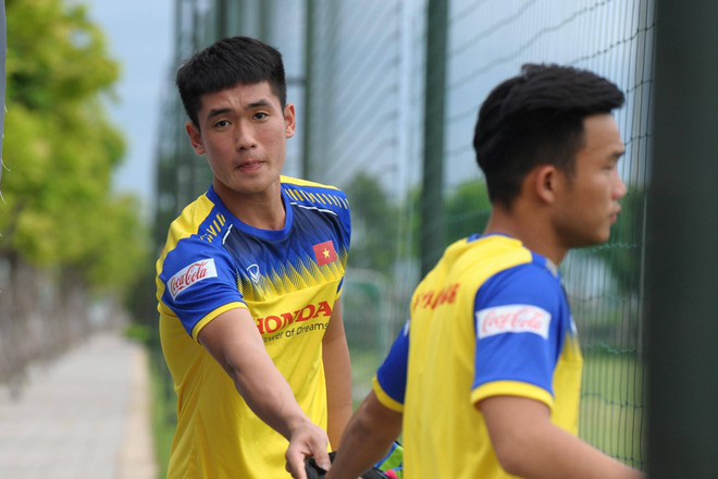 Huỳnh Tấn Sinh - nam thần thế hệ mới của U22 Việt Nam: Cao 1m82 với gương mặt visual, gì chứ múi thì anh không thiếu-10
