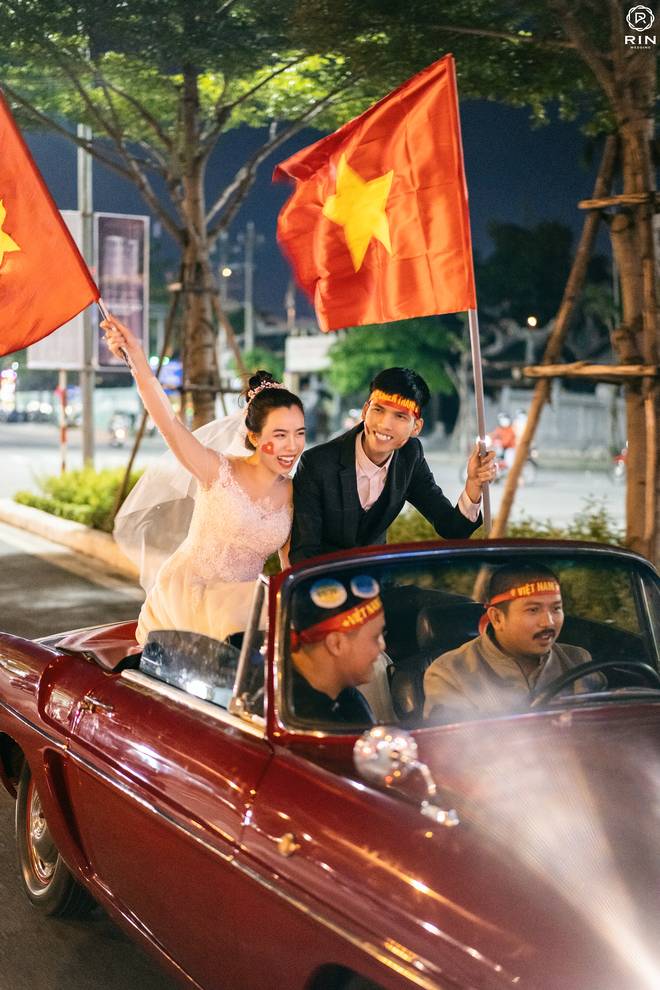 Việt Nam giành HCV SEA Games 30, cặp đôi lên đồ đi bão rồi chụp luôn ảnh cưới-4