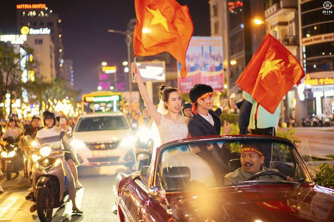 Việt Nam giành HCV SEA Games 30, cặp đôi lên đồ đi bão rồi chụp luôn ảnh cưới-8