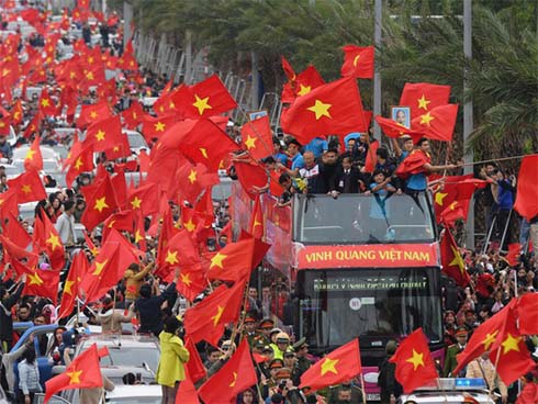 Lái máy cày đi bão SEA Games, 1 người chết, 3 người bị thương-2