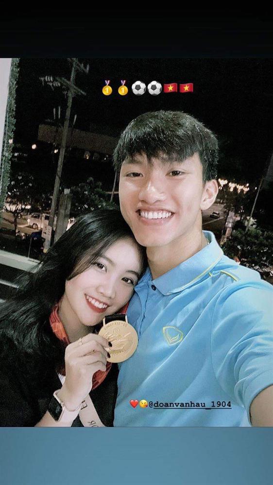 Bạn gái Đoàn Văn Hậu - gái xinh một bước lên mây khi hẹn hò cầu thủ đẹp trai, tài năng-2