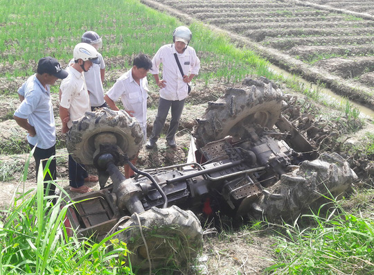 Lái máy cày đi bão SEA Games, 1 người chết, 3 người bị thương-1