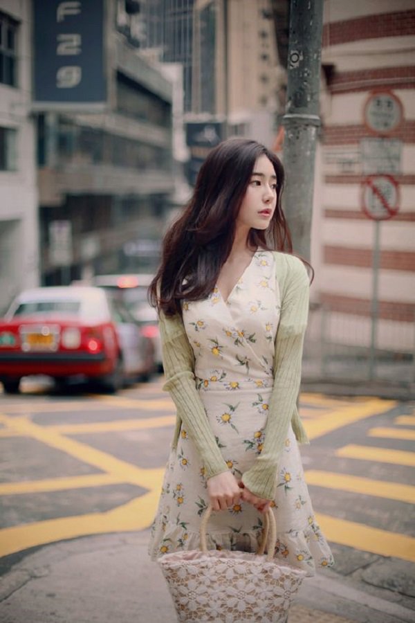 Mùa lạnh, đây là 4 gợi ý diện váy đi làm vừa ấm vừa xinh mà các nàng nên biết-14