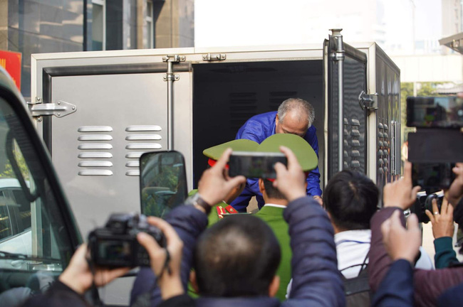 Xét xử kẻ thảm sát cả nhà em trai ở Đan Phượng: Nghi phạm bị tuyên án tử hình về toàn bộ hành vi tội ác-37