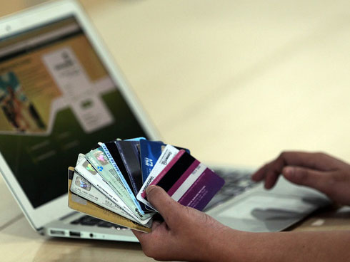 Cảnh báo: Hàng loạt đầu số giả danh các ngân hàng lớn như Vietcombank, ACB, Sacombank... liên tục gửi tin nhắn lừa đảo-7