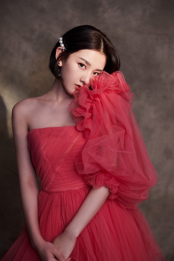 Ngỡ ngàng nhan sắc sao nhí Na Tra Tống Tổ Nhi: Càng ngày càng quyến rũ, ảnh không sửa còn xuất sắc hơn-10