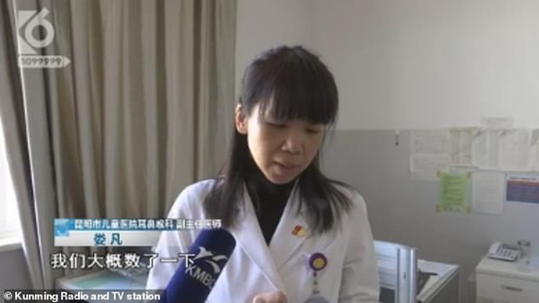 Bố mẹ đi vắng 15 phút, bé gái 3 tháng tuổi bị 100 vết thương trên mặt vì lý do khiến ai cũng hãi hùng-3