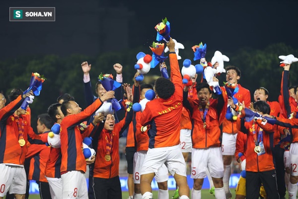 Huyền thoại Kiatisak: Việt Nam vô địch, nhưng chưa hơn được Thái Lan-2