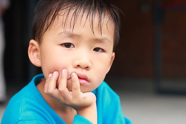 Cậu bé mẫu giáo không ngủ vào buổi trưa, bí mật làm 1 hành động khiến cô giáo đỏ mặt khi phát hiện-3