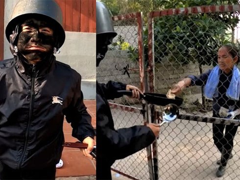 Mẹ con Bà Tân Vlog bị ném đá vì đăng clip cosplay thanh niên bôi mặt đen 