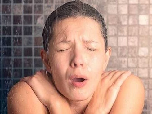 3 không khi tắm và 3 không khi gội đầu giúp cơ thể luôn khỏe mạnh