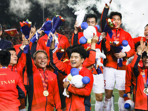 Bố mẹ của nữ VĐV điền kinh giành 3 HCV rồi ngã gục tại SEA Games: Chỉ mong con cố gắng vì màu cờ sắc áo chứ không mong tiền mang về-12