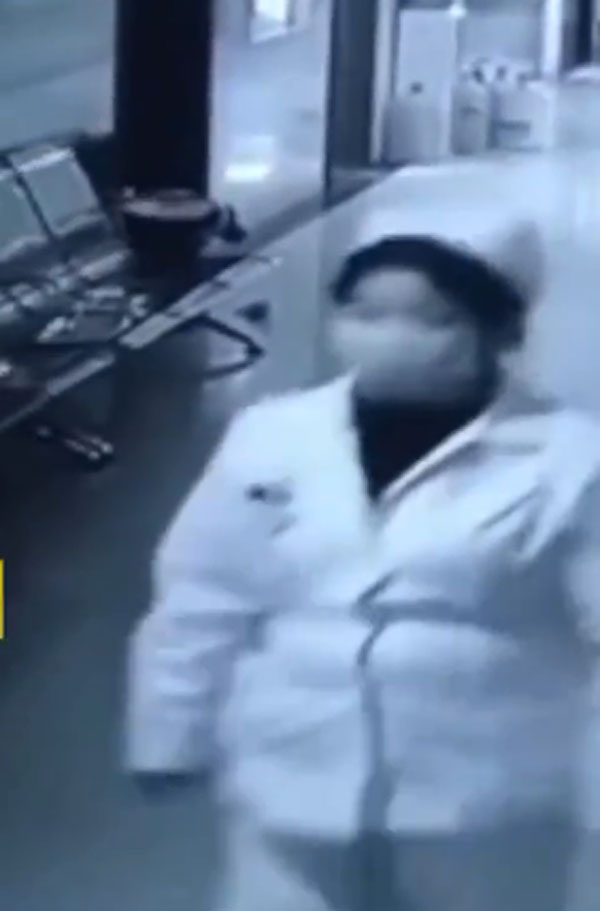 Bé gái sơ sinh đột ngột mất tích, phía bệnh viện phủ nhận quen biết với nữ y tá ẵm đứa bé ra ngoài-1