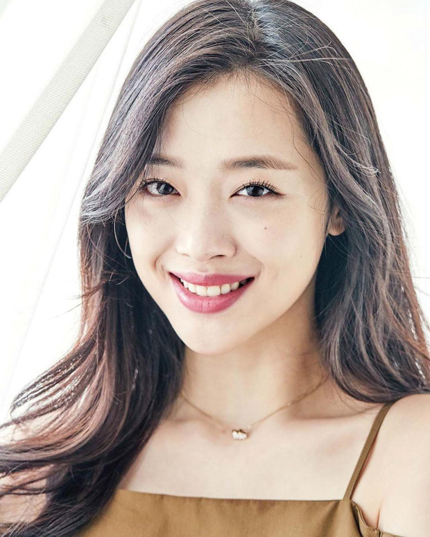 Cuối cùng cảnh sát đã công bố kết quả xét nghiệm tử thi đầy đủ của Sulli, chuẩn bị khép lại vụ án sau 2 tháng-1