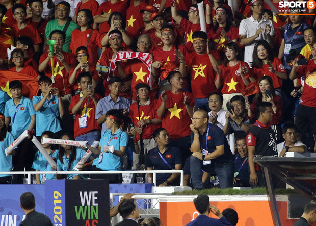 Báo chí Thái Lan mỉa mai kỷ lục thẻ phạt của HLV Park Hang-seo-2