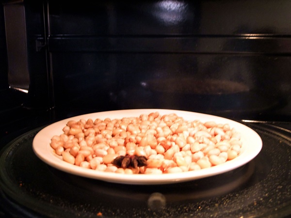 Dùng lò vi sóng làm đậu phộng cay ăn vặt ngày lạnh ngon số 1-5