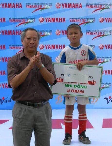 Quang Hải, Văn Hậu và các cầu thủ U22 Việt Nam được vinh danh từ bé-3