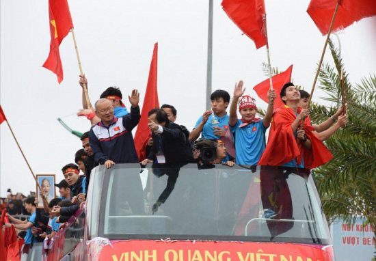 Gameshow thực tế Hàn sang Việt Nam ghi hình, hé lộ nơi ở và điều cực đặc biệt của HLV Park Hang Seo-12