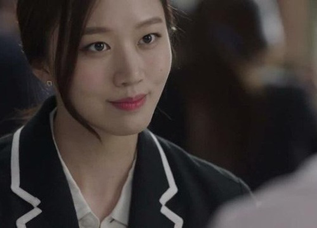 Choáng váng vì phát hiện chồng ngoại tình với người đàn bà hơn chục tuổi, cô vợ ly hôn nhanh chóng và cái kết bất ngờ-2