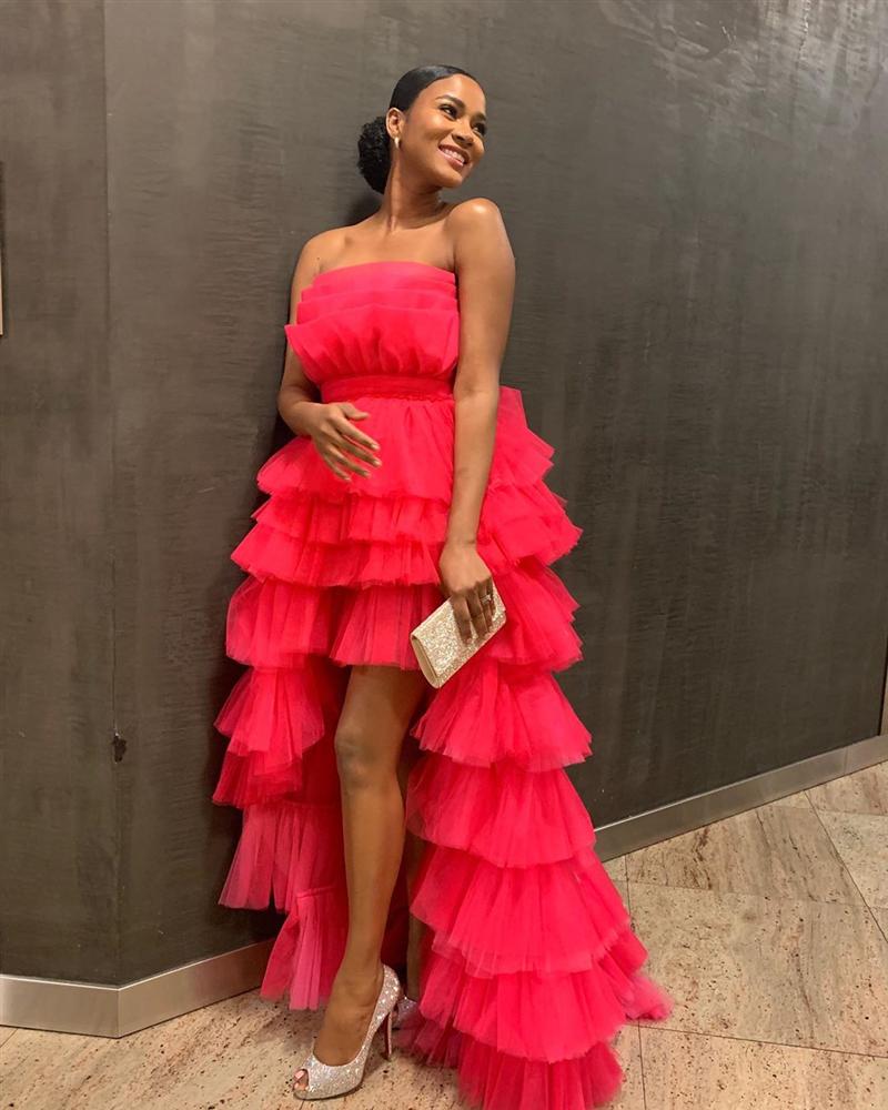 Hoa hậu Hoàn vũ đụng váy Ninh Dương Lan Ngọc: Phần thắng không ngờ thuộc về ngọc nữ Việt-2