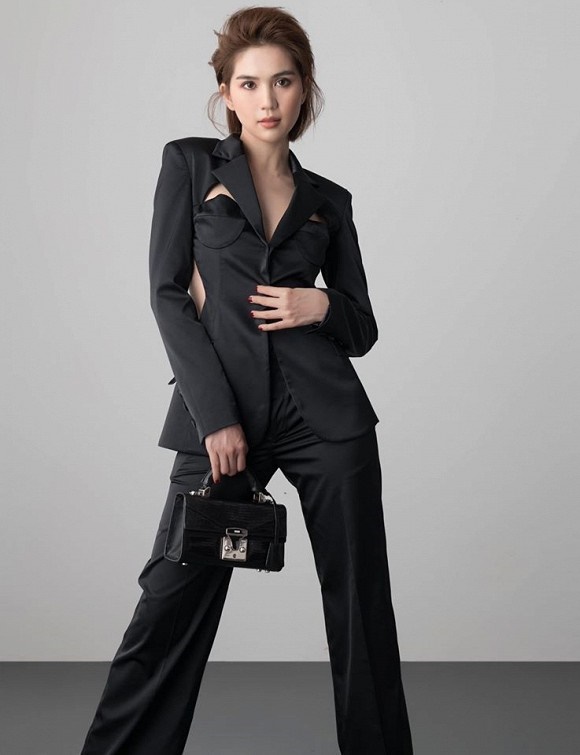 Stylist tung bộ ảnh gồm 80 kiểu pose đau lưng, mỏi gối, tê chân, nhức đầu... của Ngọc Trinh-5