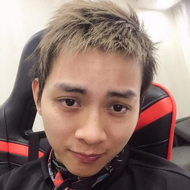 Hoài Lâm lại xuất hiện với vẻ ngoài phờ phạc, tiều tuỵ đến khó nhận ra: Vẻ điển trai phong độ nay còn đâu!-5