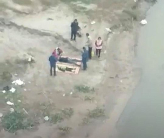 Phú Thọ: Cha ôm con 5 tuổi nhảy cầu tự tử-2