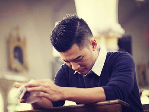 Bạn thân mở tiệc công khai người yêu, cả phòng im phăng phắc khi thấy gương mặt quen-4