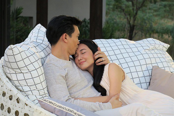 Đưa người tình đi du lịch cả tuần, định tung chiêu nịnh vợ, ai ngờ vừa tới cổng anh chồng tái mặt khi nghe hàng xóm thông báo: Cô ấy bán nhà rồi-1