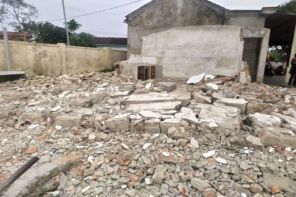 Phụ huynh chấn thương nặng khi lao động công ích tại trường mầm non-2