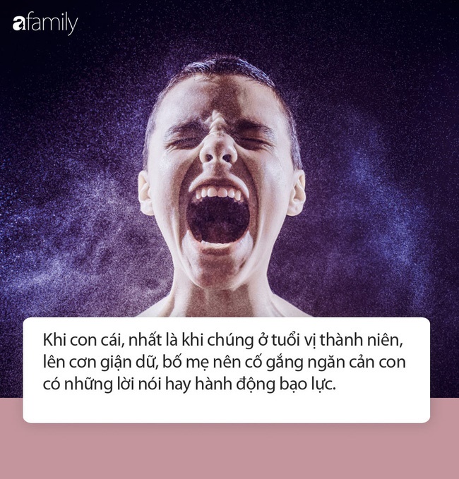 Hai mẹ con đi qua đường bất ngờ bị xe ô tô đâm trúng, con trai đã có hành động vừa đáng khen vừa bị chê trách-2