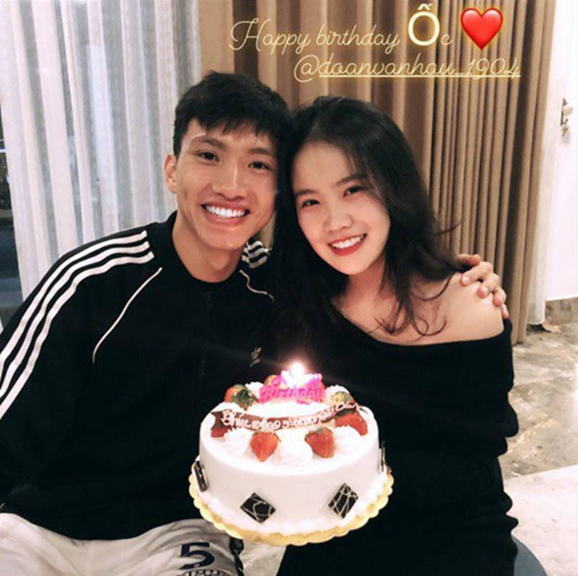 Thấy bạn gái hot girl đăng ảnh thả thính, Văn Hậu lạnh lùng quăng ảnh dìm hàng, ngờ đâu lại bị đáp trả sâu cay hết sức-7