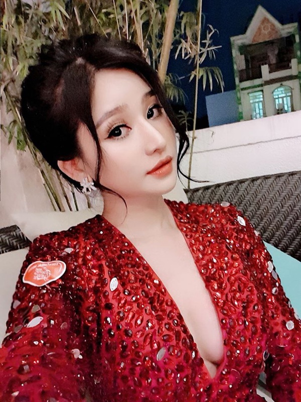 5 năm sau cuộc hôn nhân chóng vánh, vợ cũ Hồ Quang Hiếu ngày càng xinh đẹp, vi vu du lịch khắp nơi-1