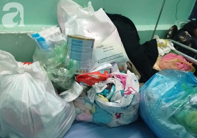 Bé gái Kon Tum nghi bị mẹ bỏ xuống hố phân sâu suy hô hấp, dạ dày còn máu và kiến cắn nhiều-5