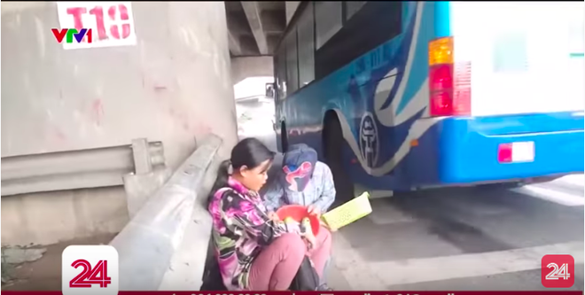 Ăn xin kiếm được 100 triệu/tháng và những chia sẻ sốc trong nghề: Đang xây nhà ở quê, còn nợ 35 triệu nữa!-1