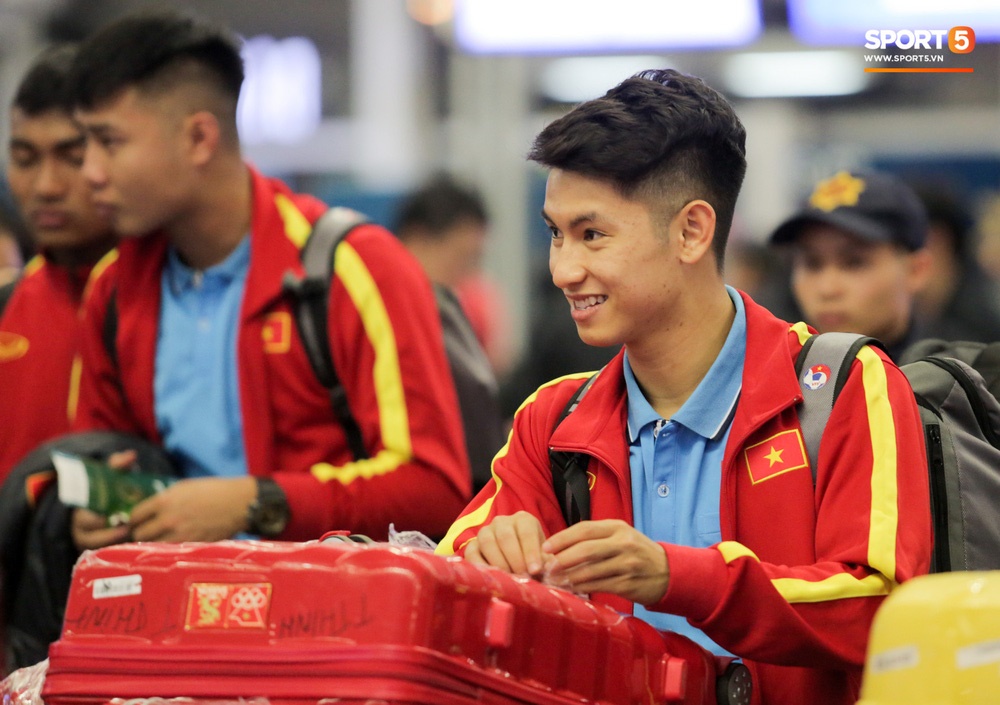 Đình Trọng, Trọng Đại thần thái ngày hội quân, U22 Việt Nam mang nguyên dàn trai đẹp sang Hàn Quốc tập huấn-9