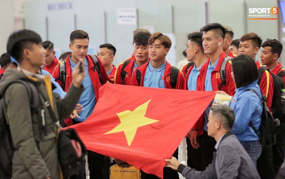 Đình Trọng, Trọng Đại thần thái ngày hội quân, U22 Việt Nam mang nguyên dàn trai đẹp sang Hàn Quốc tập huấn-12