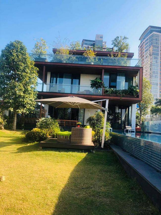 3 nữ đại gia chơi ngông nhất Việt Nam dấn thân showbiz, nóng bỏng và giàu có cỡ nào?-12