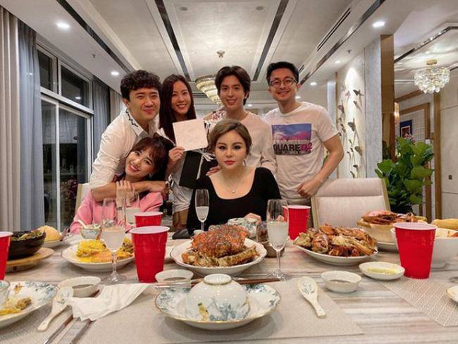 3 nữ đại gia chơi ngông nhất Việt Nam dấn thân showbiz, nóng bỏng và giàu có cỡ nào?-16