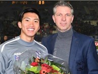 Lễ tôn vinh Văn Hậu: Đội bóng Hà Lan chiếu 2 bàn thắng của chàng trai Việt Nam ở chung kết SEA Games 30 cho khán giả theo dõi trên màn hình lớn