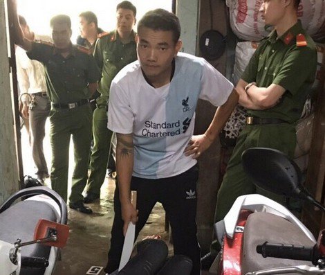 Người đàn bà 2 con ngã vào lòng phi công lúc thiếu vắng chồng-2