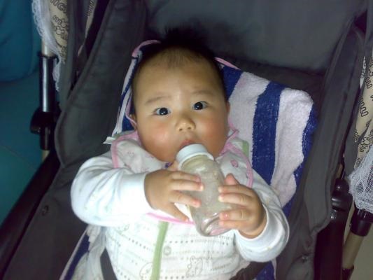 3 thói quen gây hại cho trẻ trước khi ngủ, bảo sao con mình lại lùn hơn con hàng xóm-3